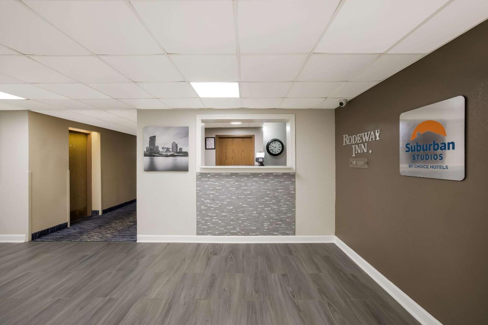Suburban Studios Milwaukee Airport Exterior photo